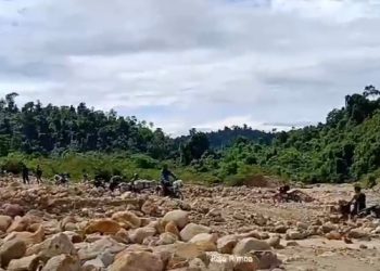 Tukang Ojek Bukan Penambang, Mereka Hidup Berdampingan dan Saling Memberi Manfaat
