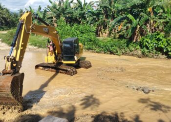 YR.Team Lakukan Normalisasi di DAS Kecamatan Dengilo