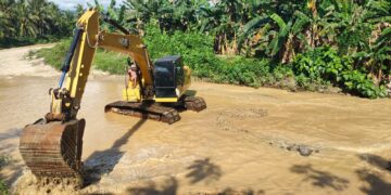 YR.Team Lakukan Normalisasi di DAS Kecamatan Dengilo